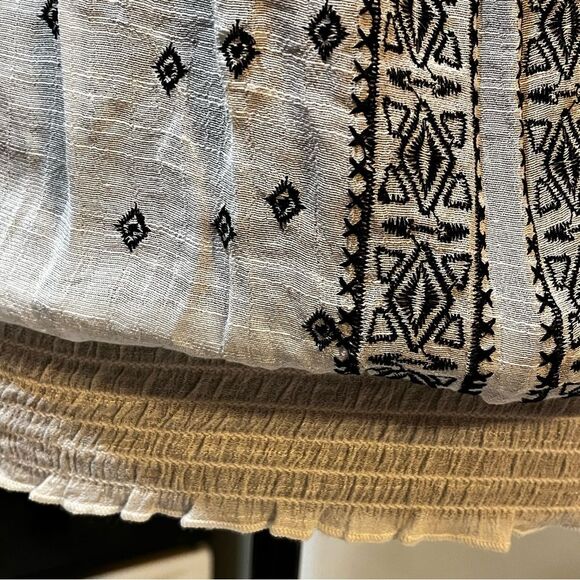 BCX Cream Smocked Tie Front Ruffled Blouse size M - Picture 10 of 12